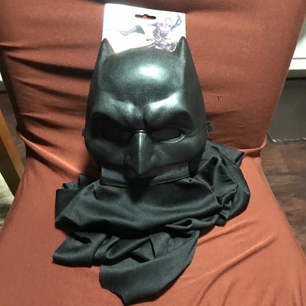 Halloween Batman Child Cape and Mask New with tag One size